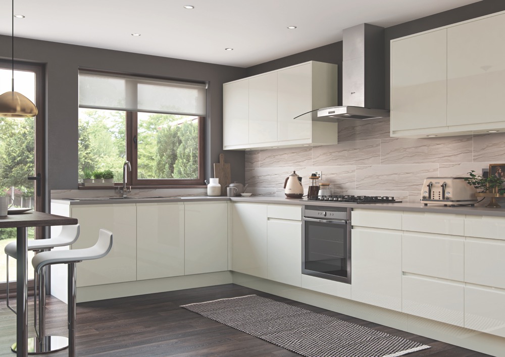 Strada Gloss in Porcelain by Uform